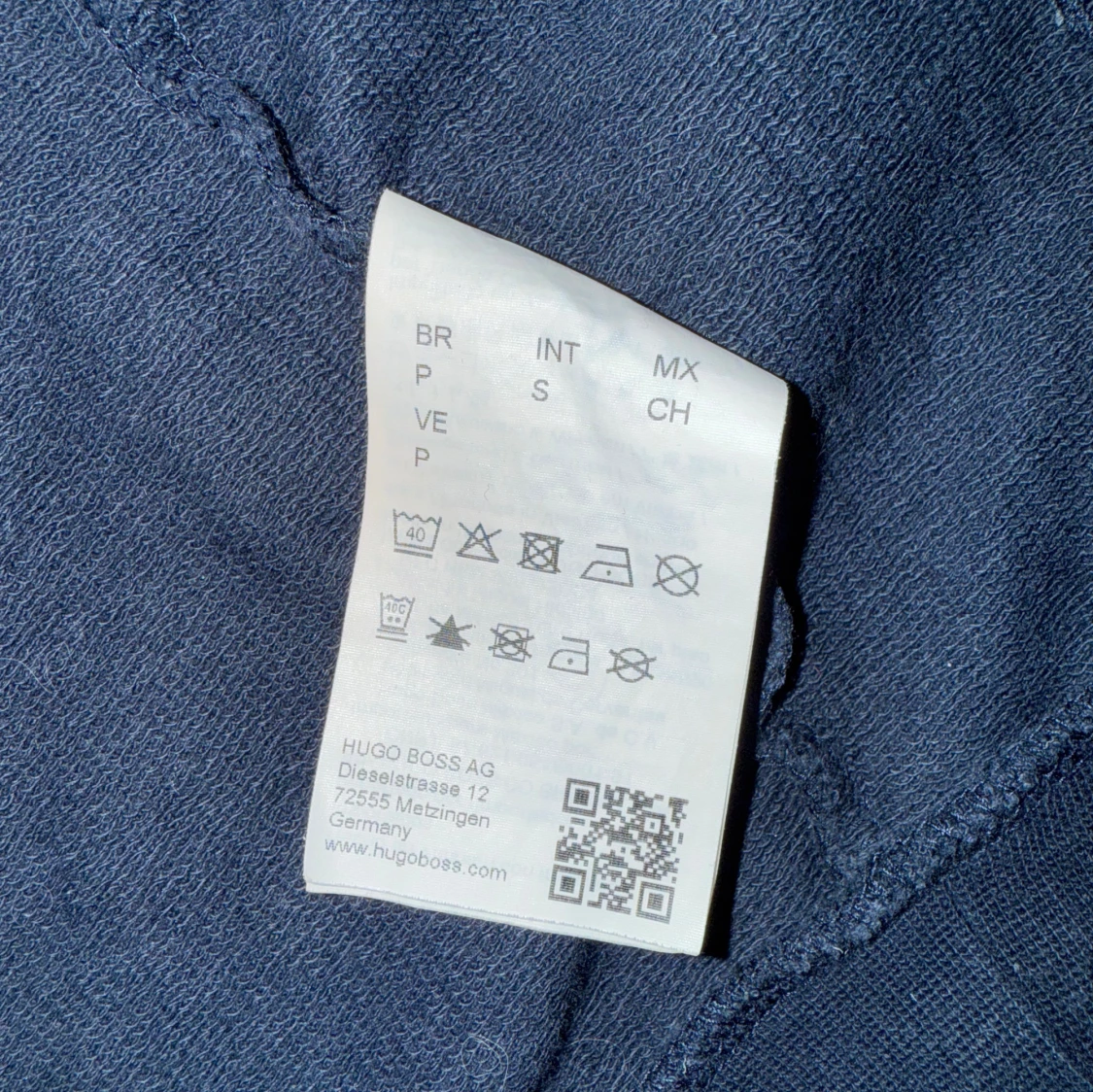 Mörkblå vindjacka från BOSS - 2