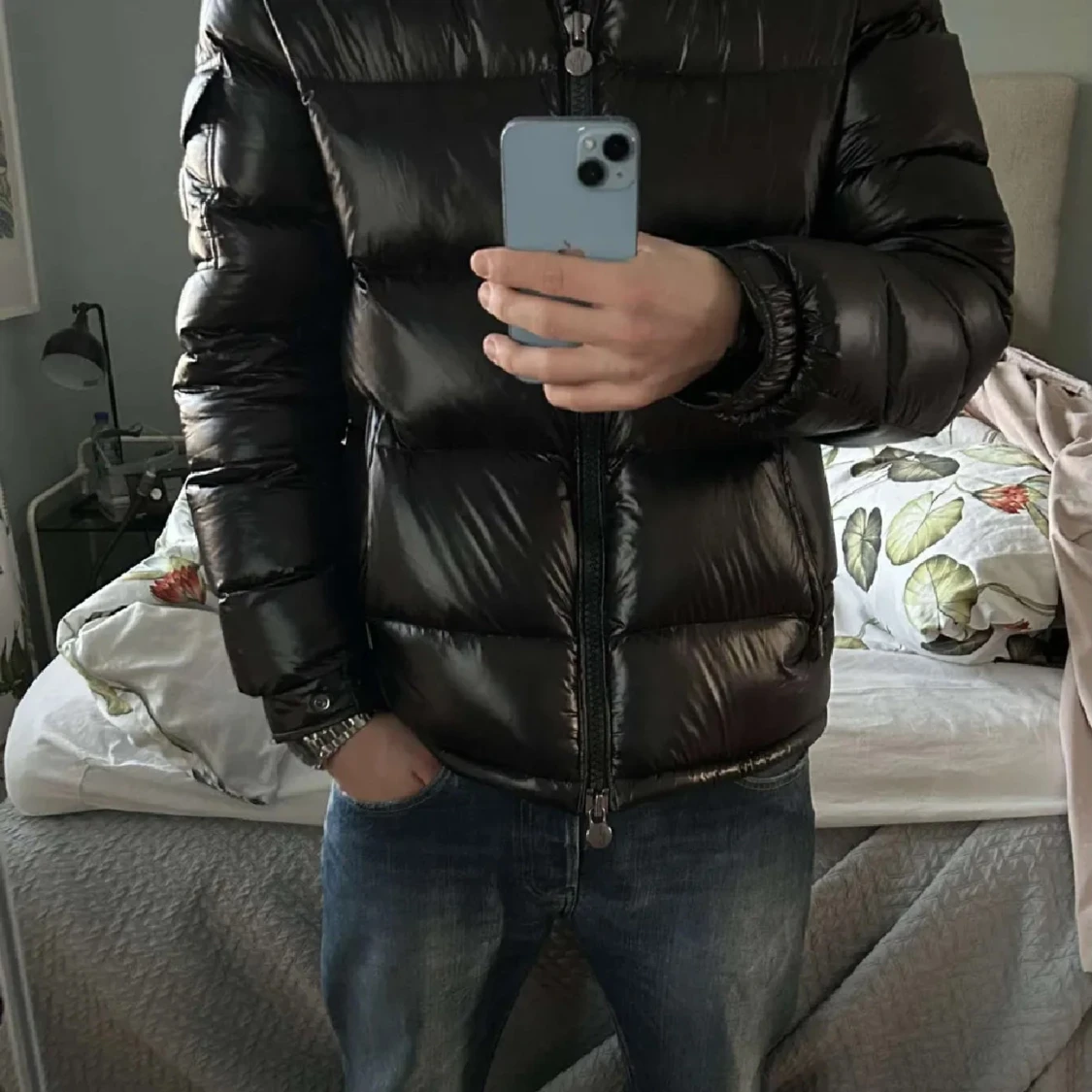 Svart Moncler pufferjacka med huva - 1