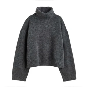 Mörkgrå stickad  - Mysig mörkgrå stickad tröja 