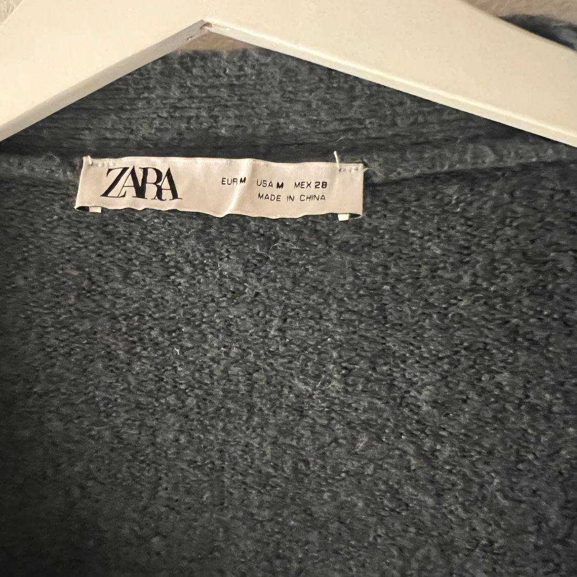 Mörkgrå oversized kofta från Zara - 1