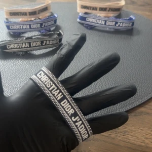 Dior Armband - Helt nya Dior armband, 119 styck, 2 för 200    ❌BLÅ SLUTSÅLD ❌