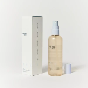 Djerf Avenue Breezy Styling Mist - Nya stylingsprayen från Djerf Avenue som ger volym och skyddar mot värme, luktar jättegott! Typ 1/3 kvar!