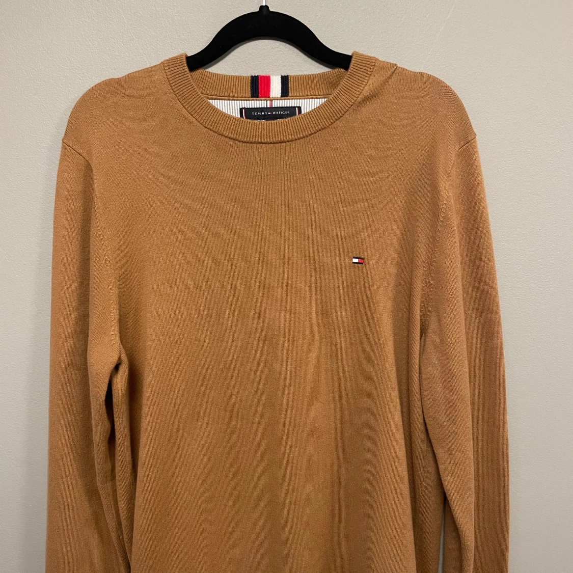 Beige stickad tröja Tommy Hilfiger
