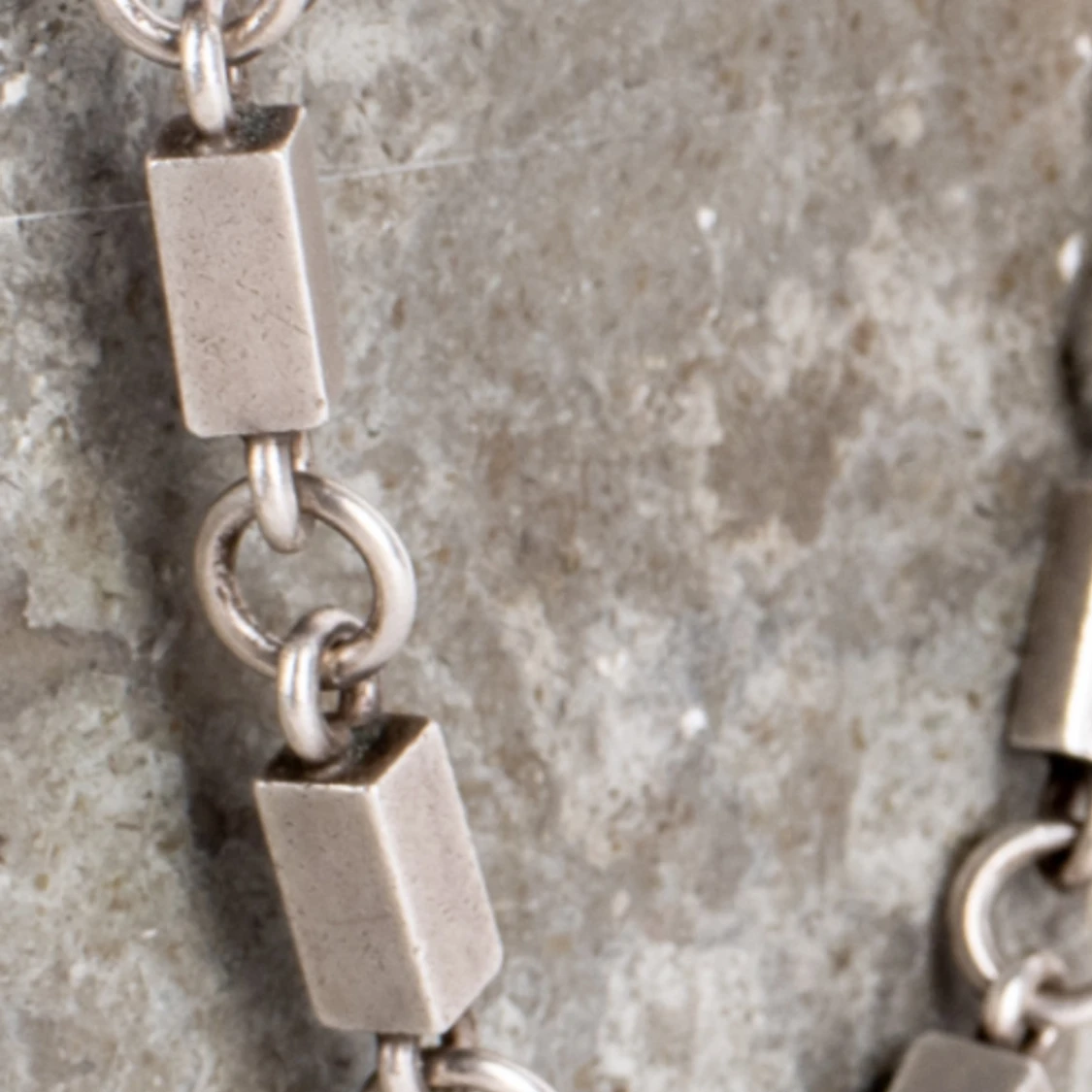 SÖKER detta Halsband  - 2