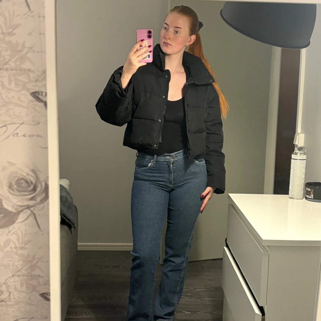 Svart croppad pufferjacka - 1