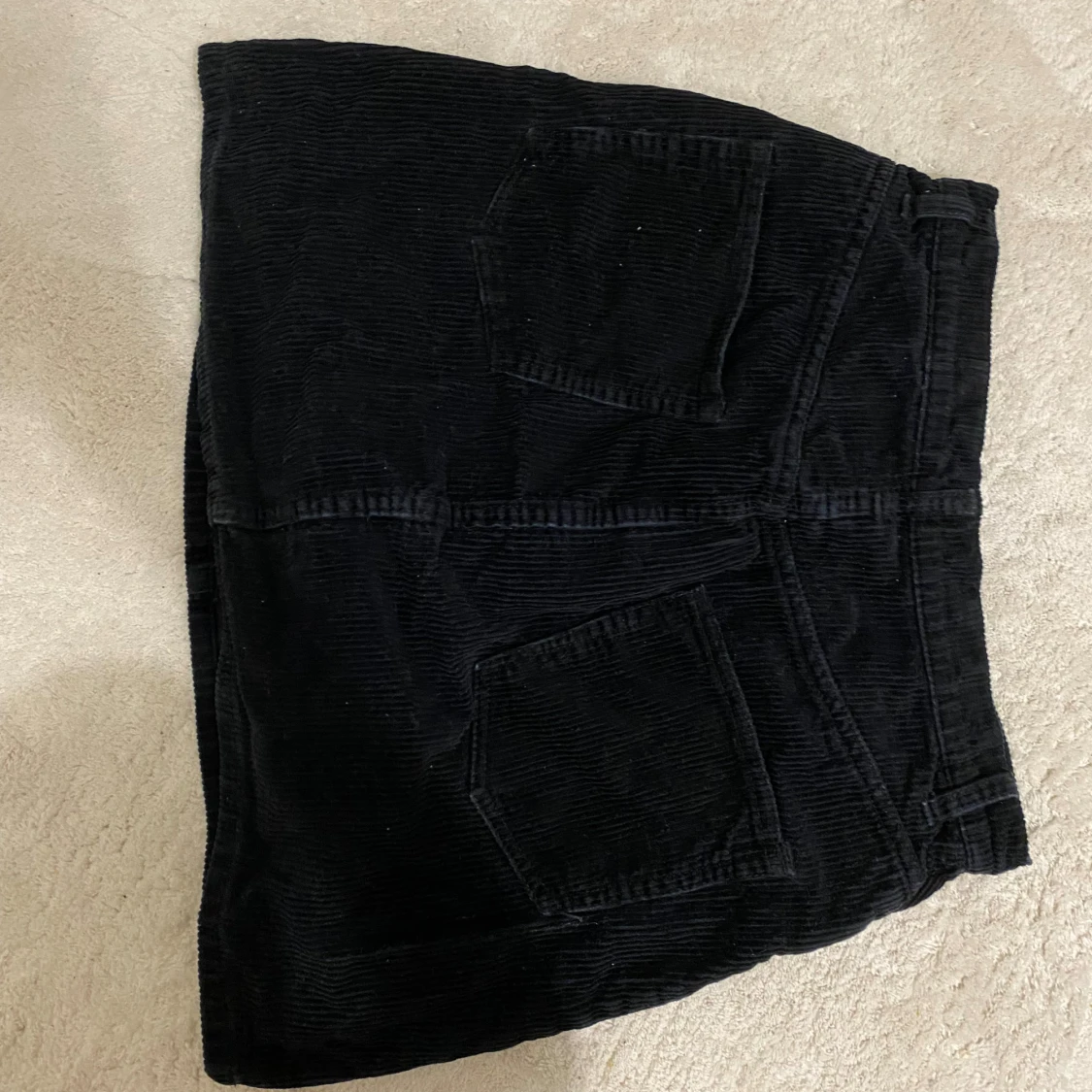 Svart manchesterkjol från Divided H&M - 1