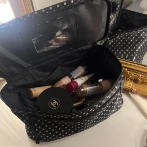 Necessär  - Jättefin nessesär 