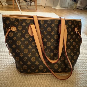 Väska - Väska köpt i Spanien. Mkt fint skick