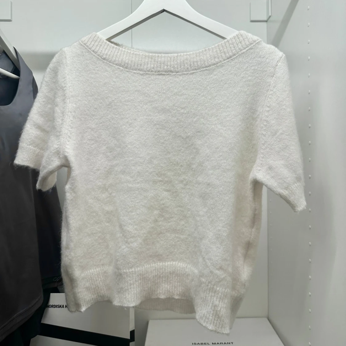 Vit stickad tröja från Gina Tricot