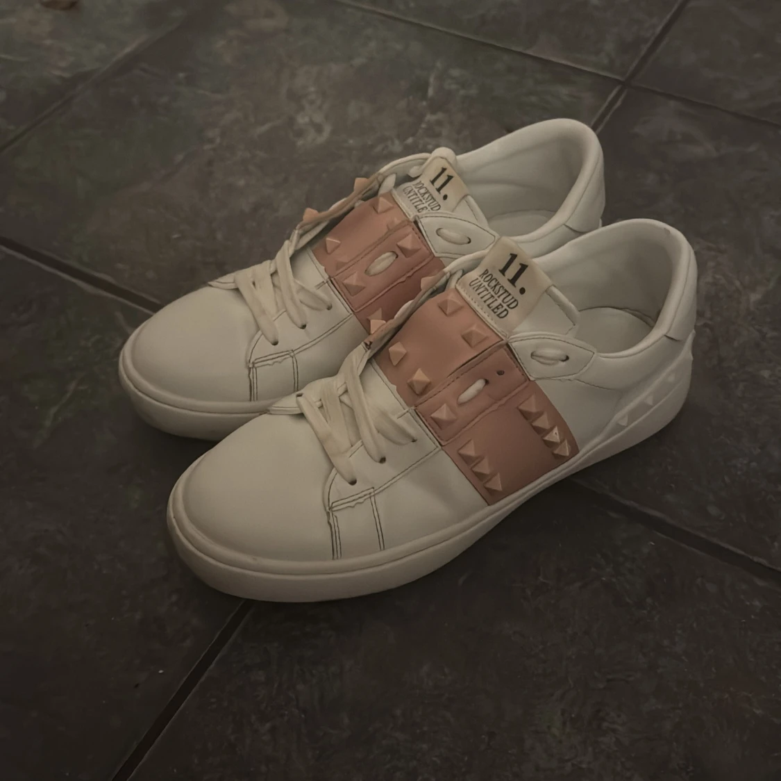 Valentino Rockstud sneakers vit/rosa