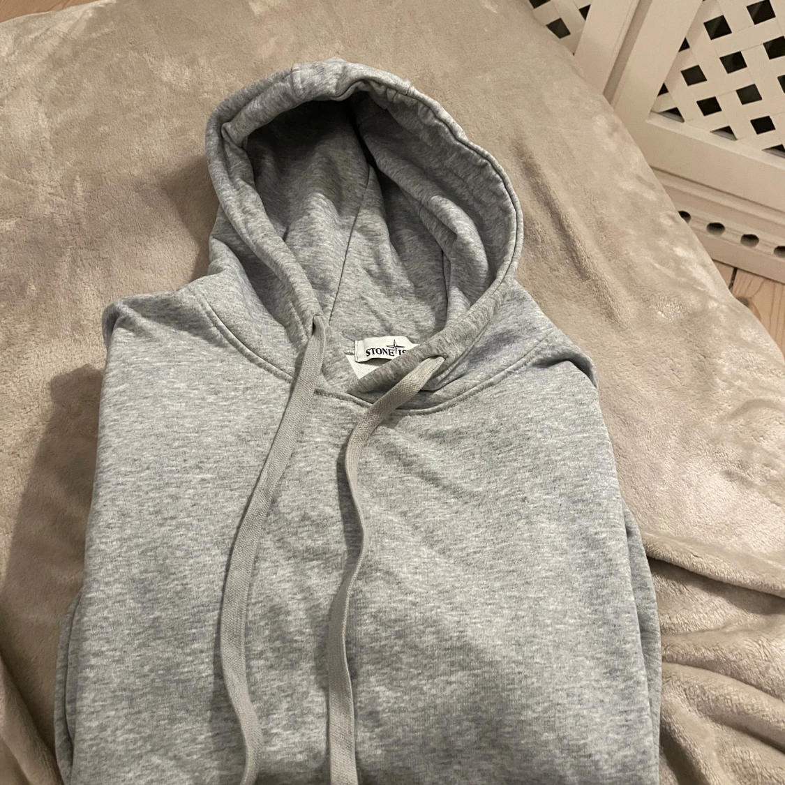 Grå hoodie från Stone Island - 2