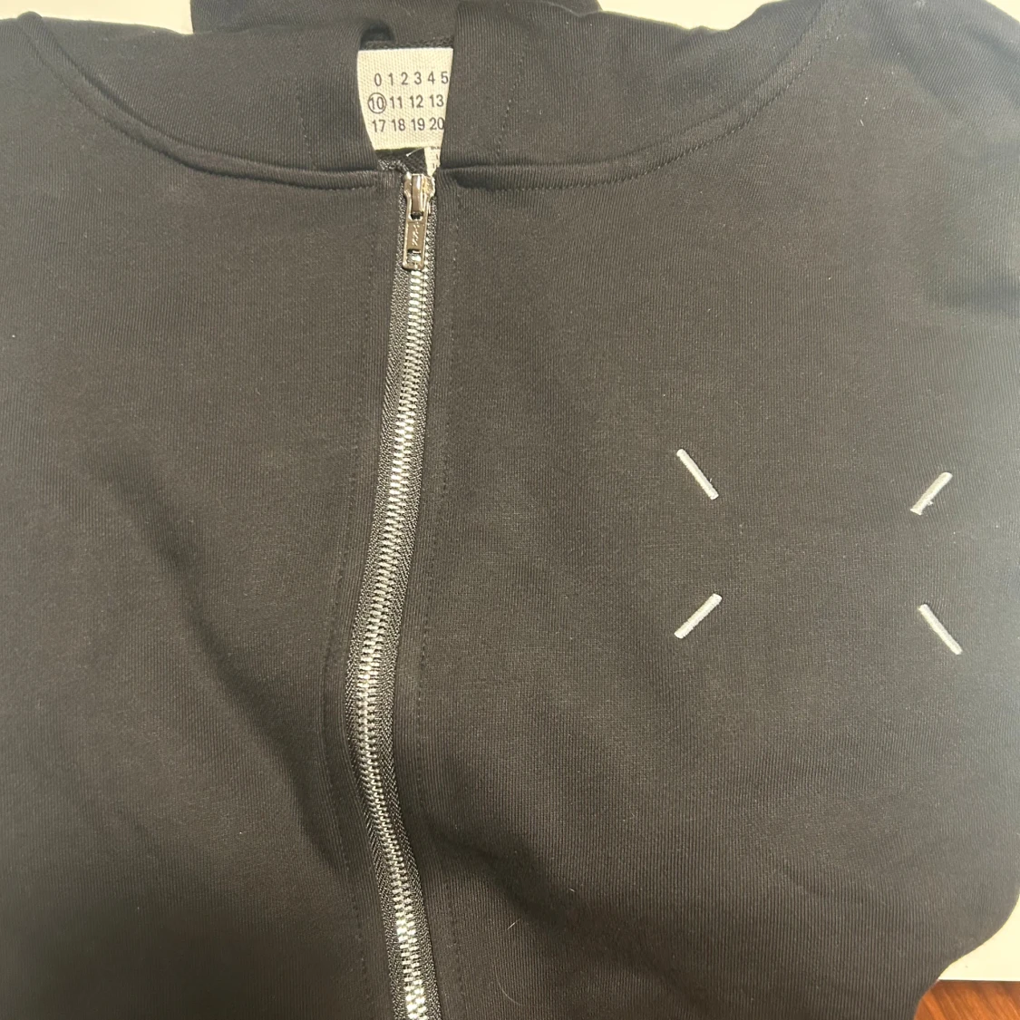 Svart hoodie från Maison Margiela - 1