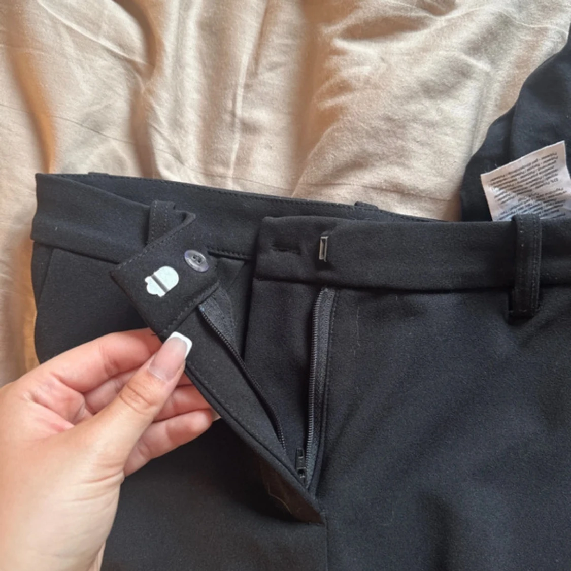 Svarta kostymbyxor från Vero Moda - 2