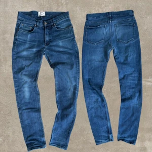 Jeans ifrån Acne Studios - Tjena, säljer nu ett par grå/blå jeans ifrån acne studios i storlek w30 l32. Jeansen är i slimfit och i ett bra skick! Om du har några frågor eller funderingar är det bara att höra av sig!
