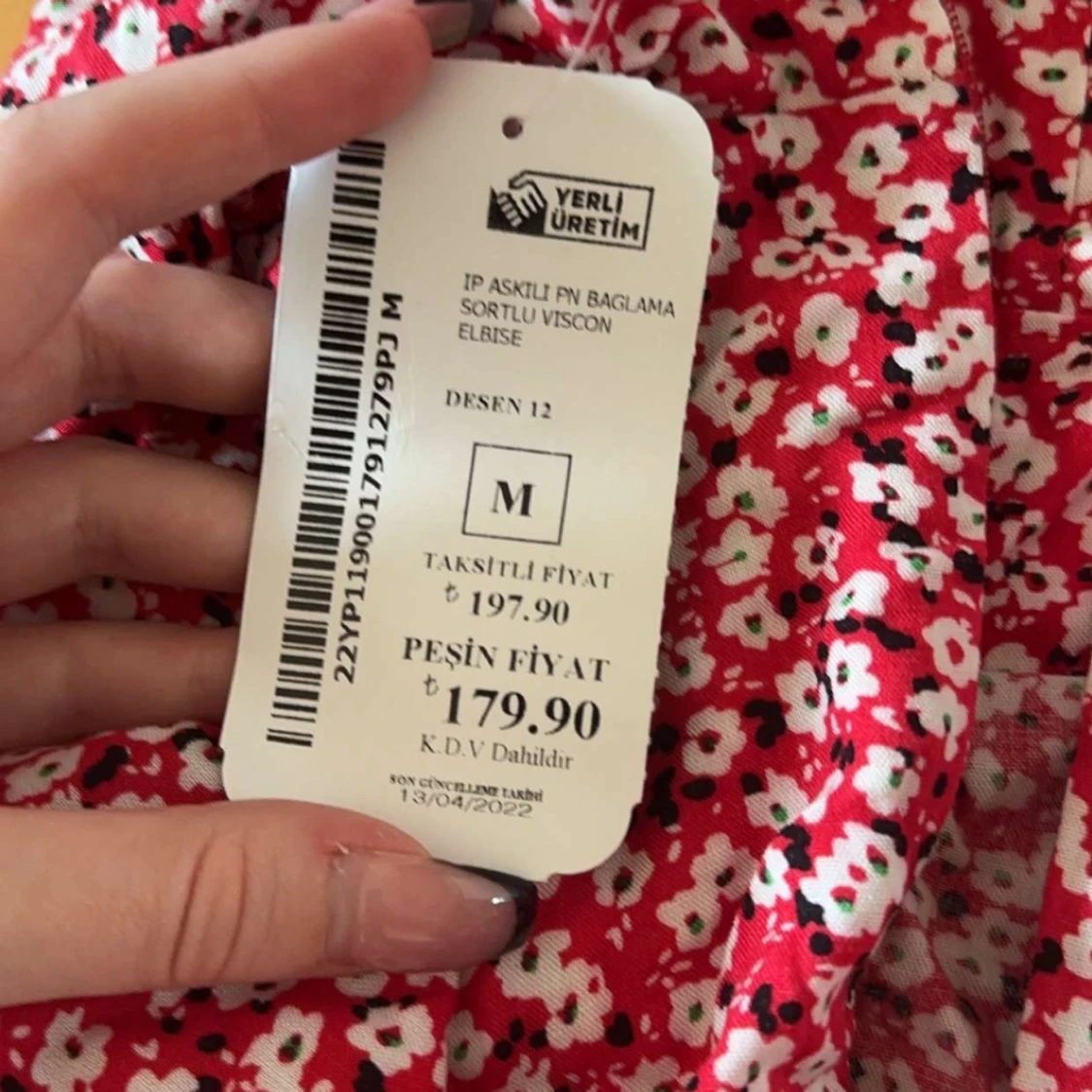 Röd blommig kortklänning  - 3