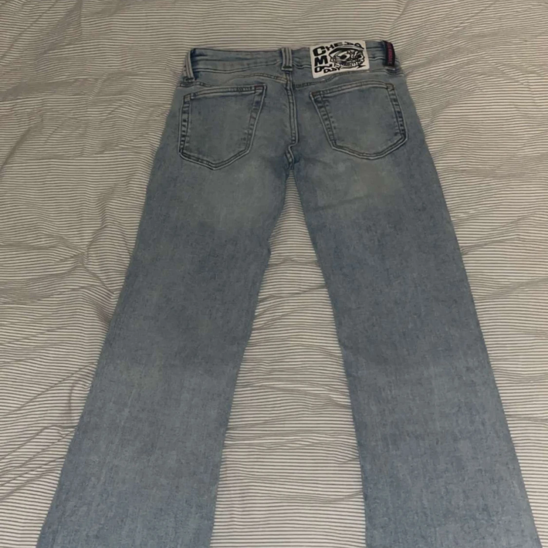 Ljusblåa weekday jeans  - 1