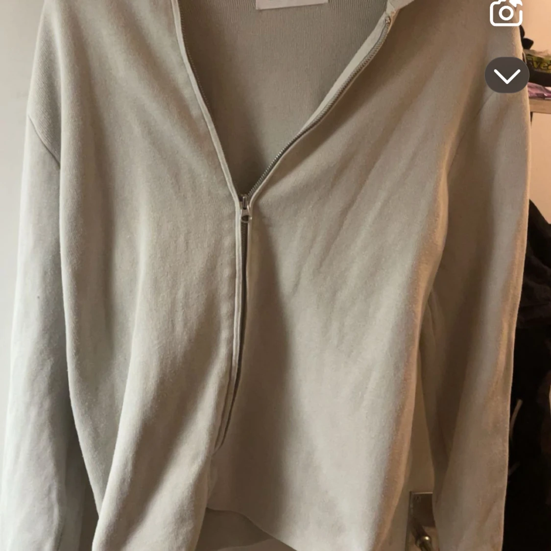 Beige hoodie med dragkedja från Samsøe Samsøe