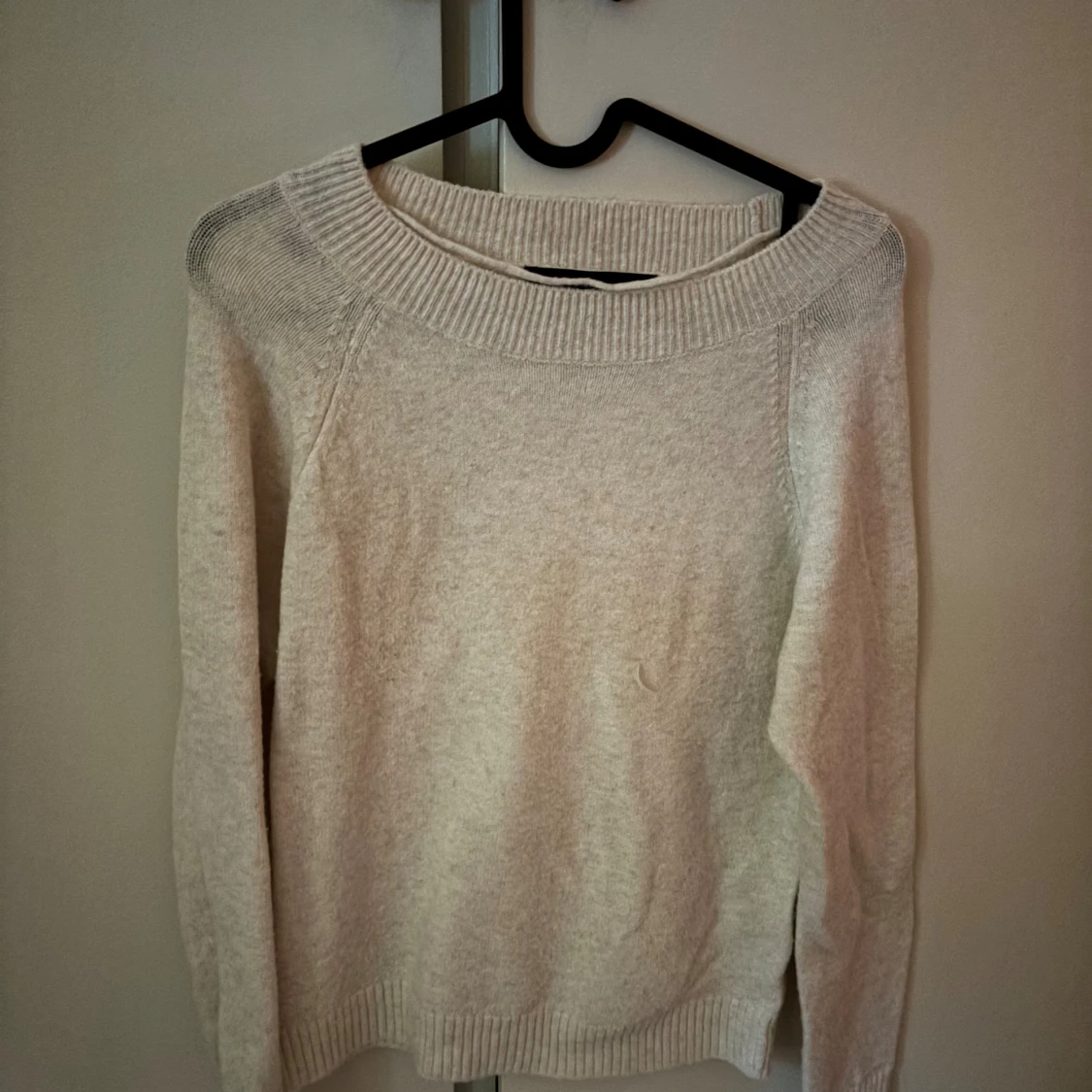 Beige stickad tröja 