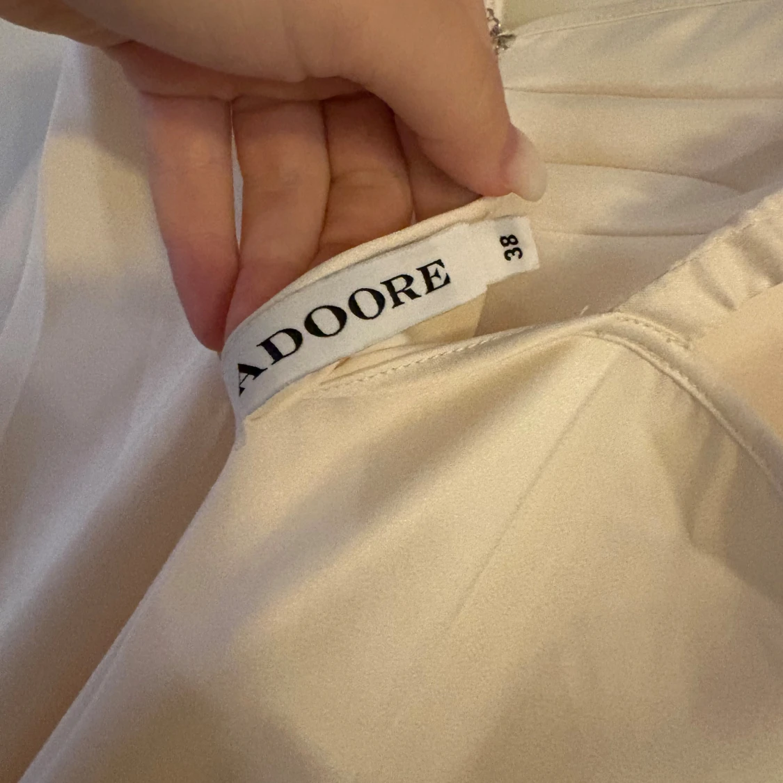 Champagnefärgad långklänning från Adoore - 3