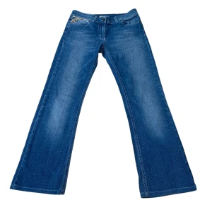 Vintage low waisted bootcut Burberry jeans - Vintage low waisted bootcut Burberry jeans, size S. Don’t hesitate to ask me any questions! I’m open to receiving offers and I recommend you to create a bundle to receive extra discounts! 🌛🍒  vintage coquette 70s 80s 90s 00s 2000s thirteen Bella swan twilight vampire diaries Elena Gilbert Henley lace mesh sexy Paris Hilton mcbling pink rhinestones glimmer glamour Paul frank Hollister Abercrombie fitch autumn winter summer spring sequence Angel devil star girl grunge emo avant grande affliction 