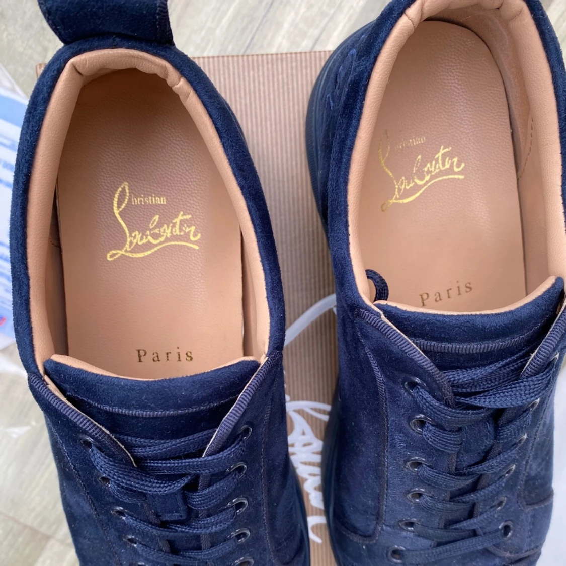 Louboutins mörkblåa  - 91