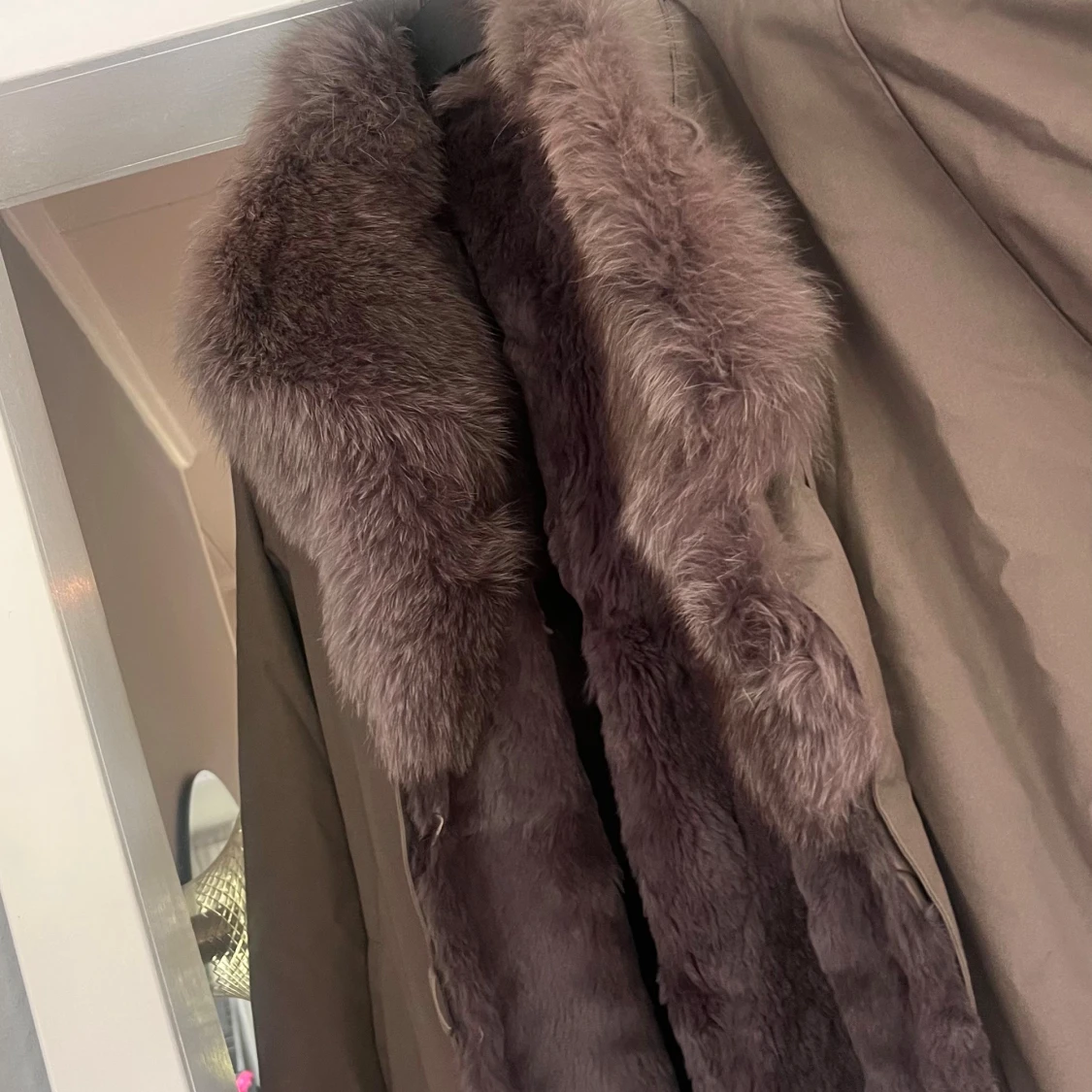 Lång pälsfodrad kappa Alexandra Päls - 4