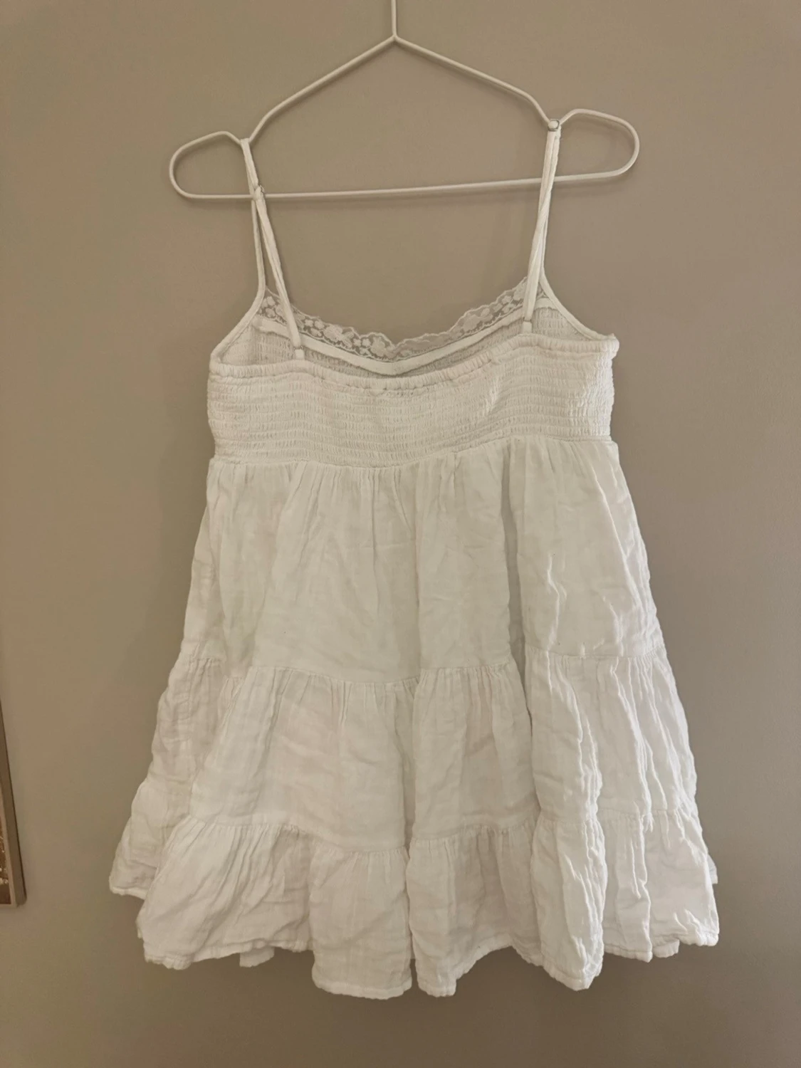 Vit kort sommarklänning med spets - 3