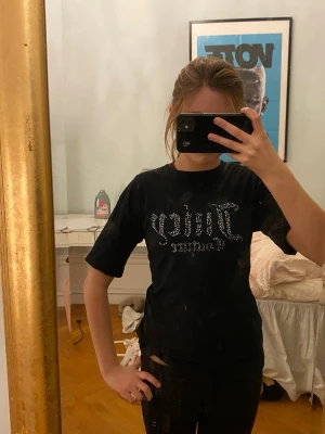 Juicy couture  - Svart tröja från juicy couture. Säljer för att den är för liten. 
