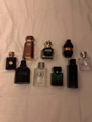 Byta/sälja - Skriv till mig om ni vill byta någon parfym mot någon av era. Är sugen på nya dofter. Skriv till mig på denna annons om ni är intresserade av att byta någon så går vi igen hur mycket det är kvar i dem!