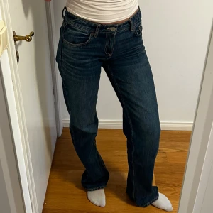 Low waist Zara jeans  - Low waist Zara jeans storlek 36🩷🩷 älskar dessa jeans men de kommer inte till användning pga köpte fel storlek.. ordinarie pris 400!
