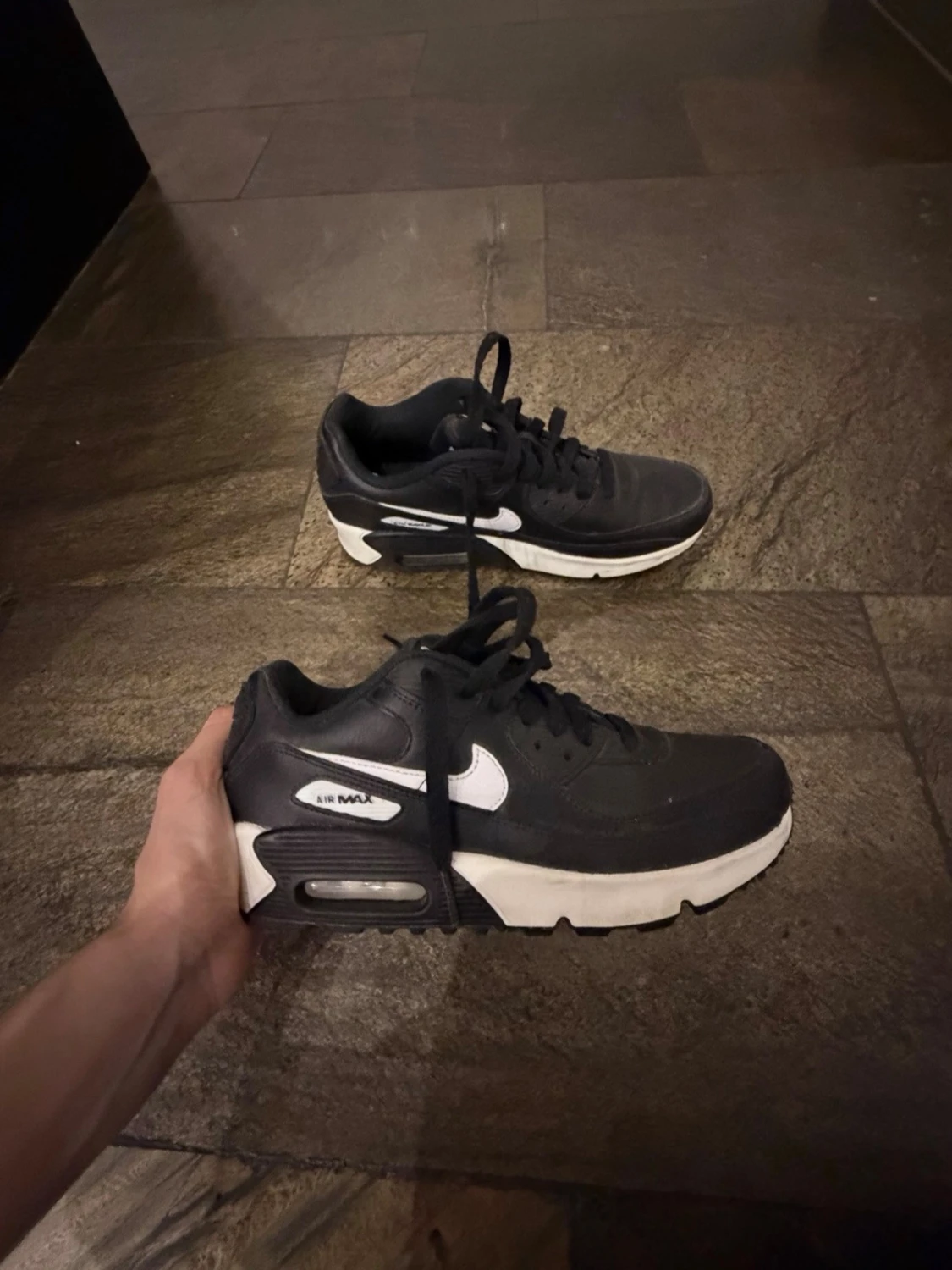 Svarta Nike Air Max 90 sneakers