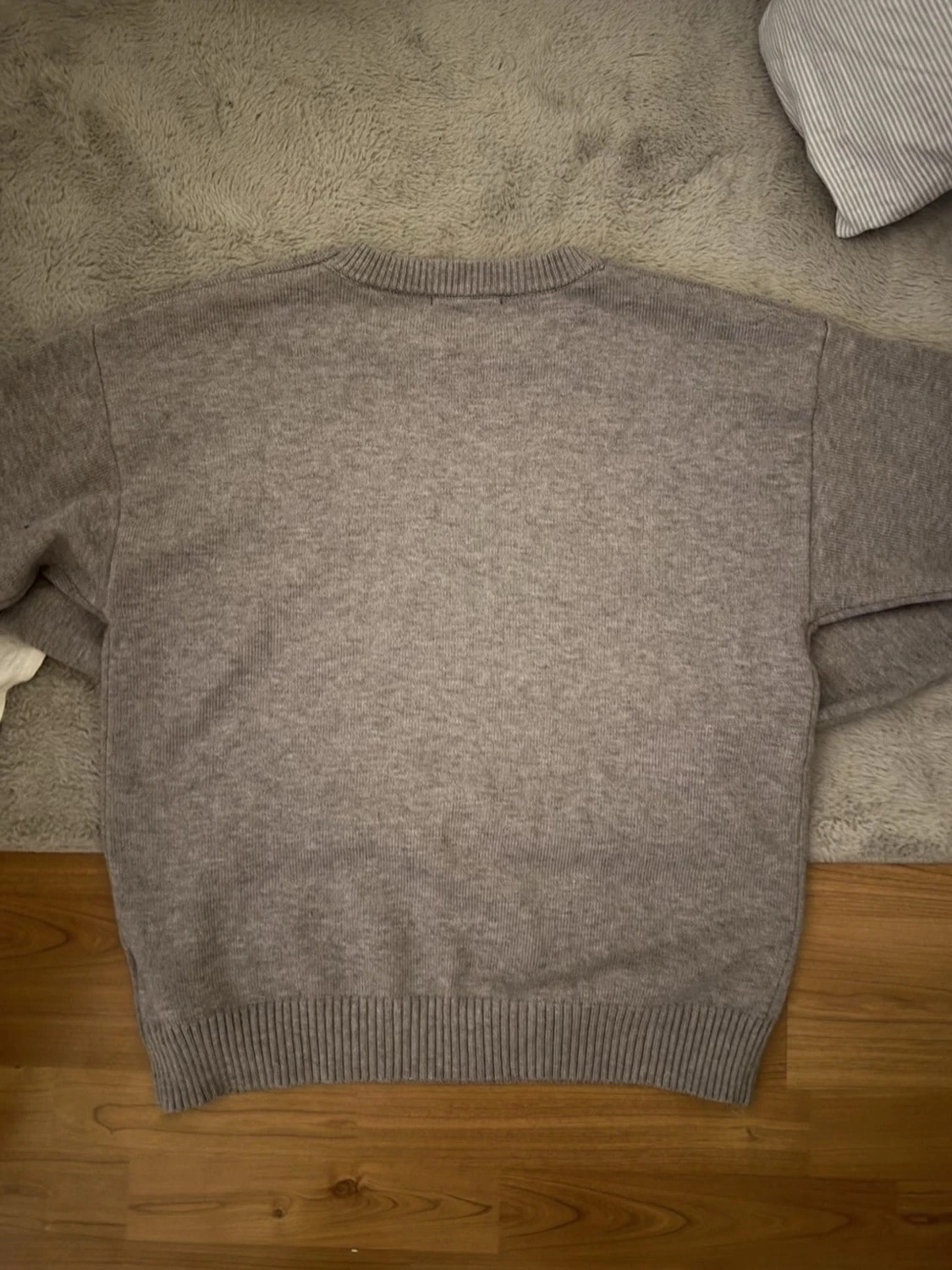 Grå stickad tröja från Ami Paris - 1
