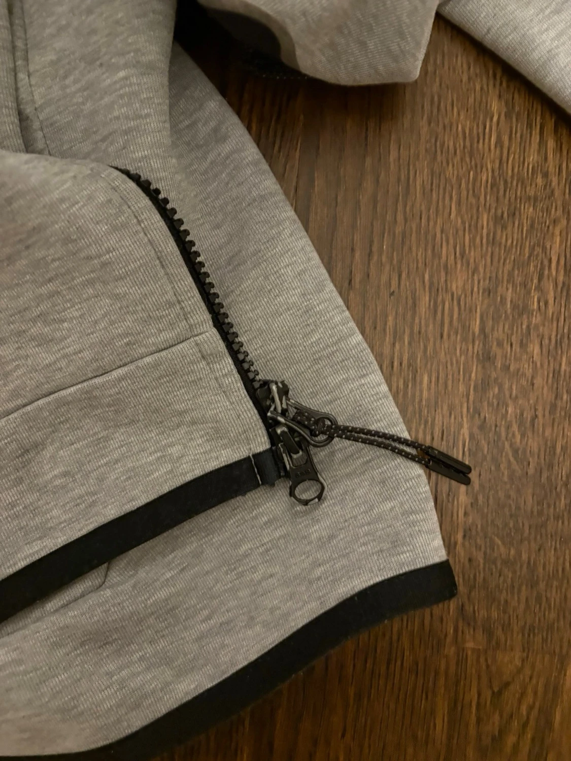 Grå Nike Tech Flecce - 2