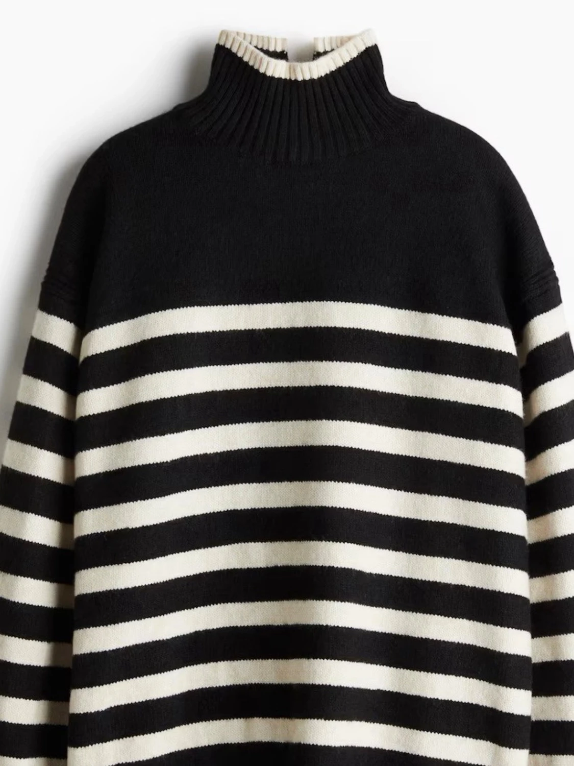 Overzised Svartvit randig polotröja stickad