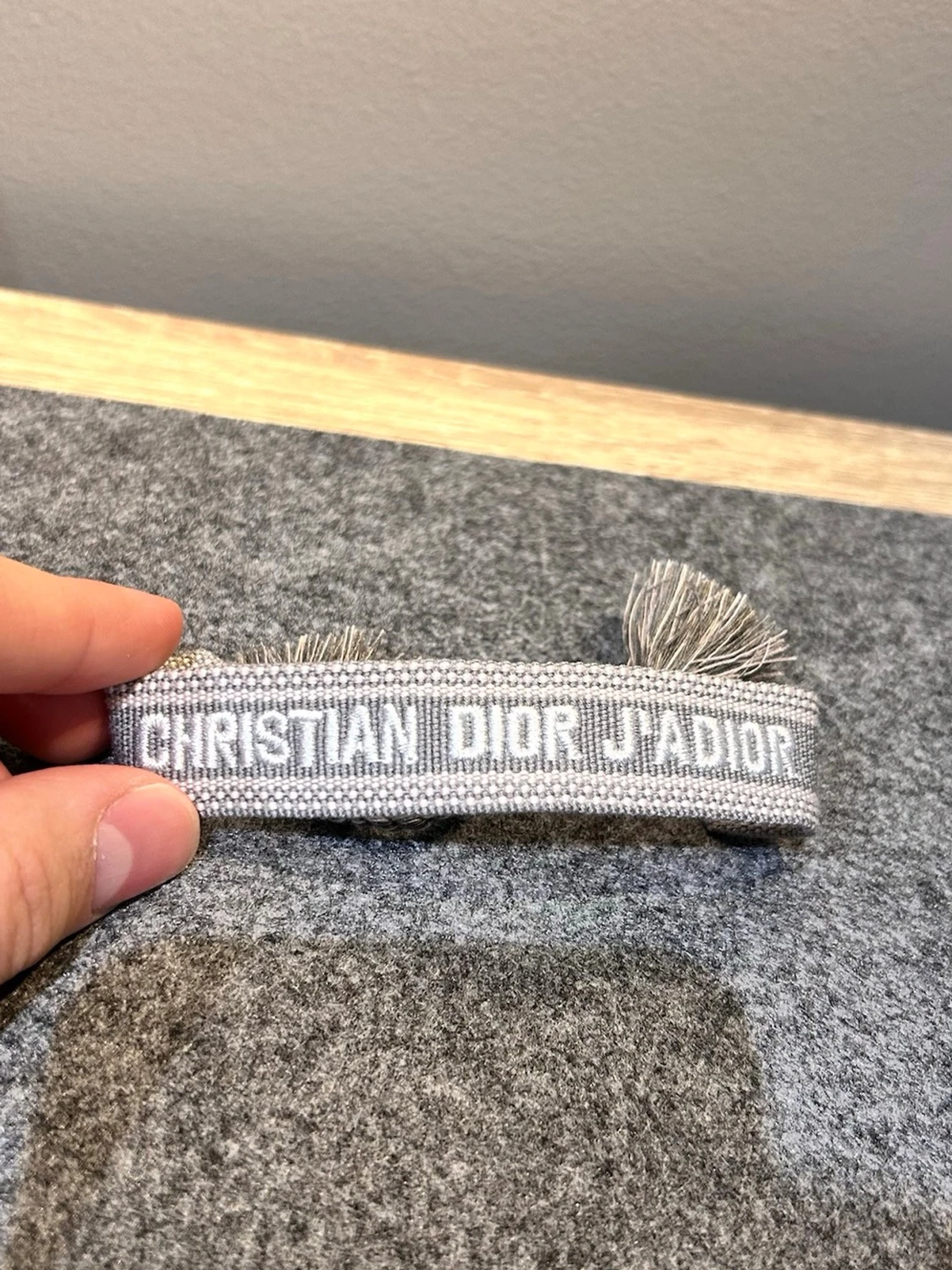 Grå dior armband