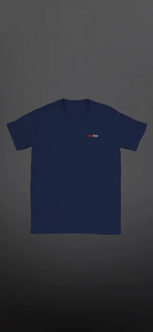 ShowTime T-Shirt - T-shirt med tryck inspirerat av en av hockeyns mest ikoniska spelare. En clean design för äkta hockeykultur.