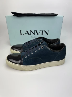 Lanvin skor  - December REA! Hej, säljer nu dessa svin snygga lanvin skor. Skorna är i nytt skick! Begränsat antal boxar och dustbag. Hör av dig vid frågor. 