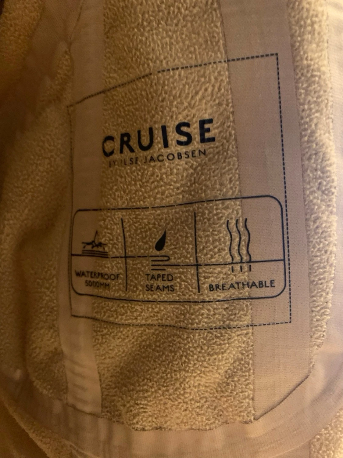 Beige fleecefodrad regnjacka från Ilse Jacobsen - 2