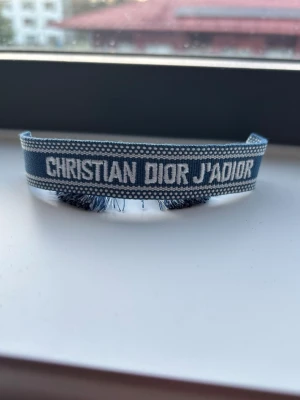 Blå  Dior  armband - Helt ny och oanvänd 