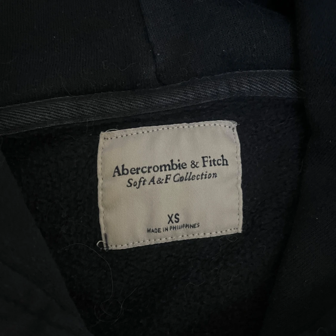 Mörkblå hoodie från Abercrombie & Fitch - 2