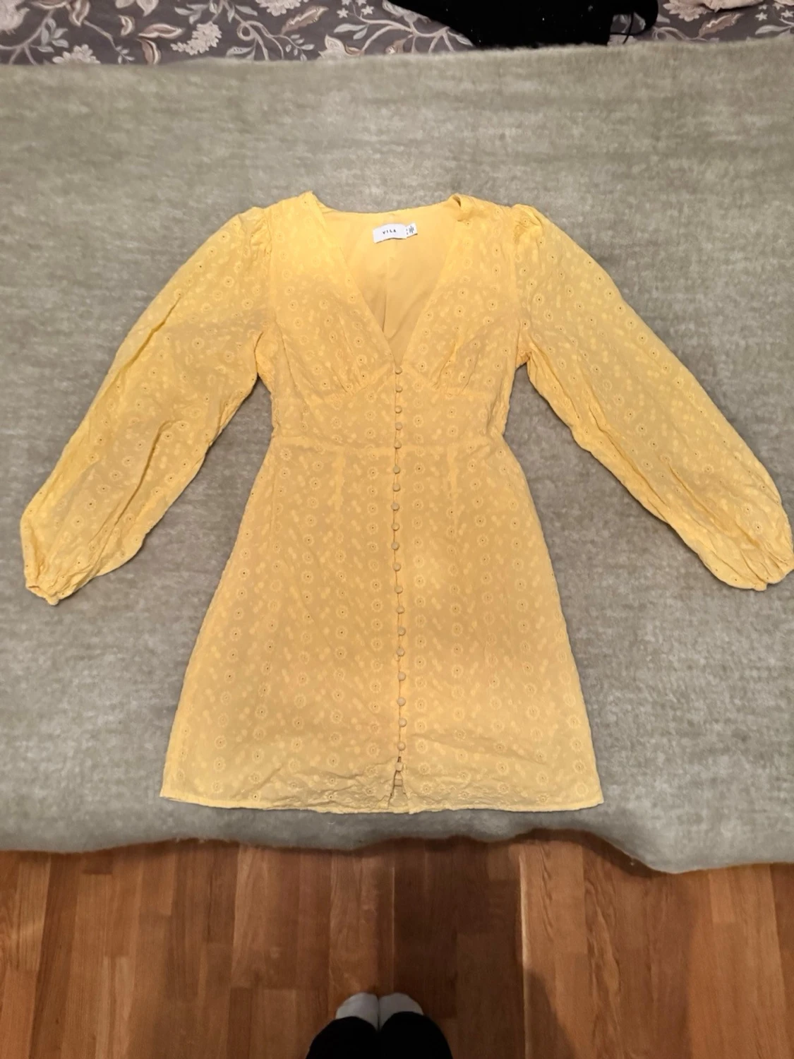 Gul kort klänning från Vila - 2