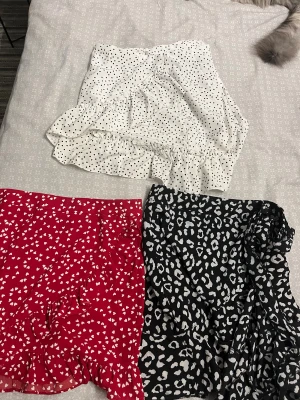 Tre kjolar - Tre fina sommarkjolar, storlekar ser man på bilden, alla för 70kr