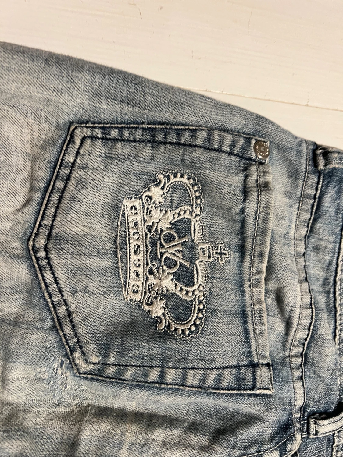 Wiktoria Beckham Lowwaist Jeans (slitna med hål!) - 5