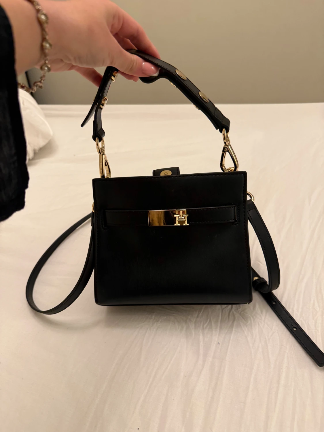 Tommy hilfiger väska