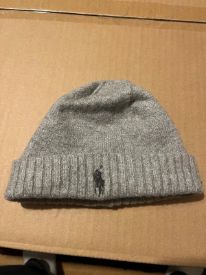 Ralph lauren Mössa - Säljer pga för liten, liten i storlek