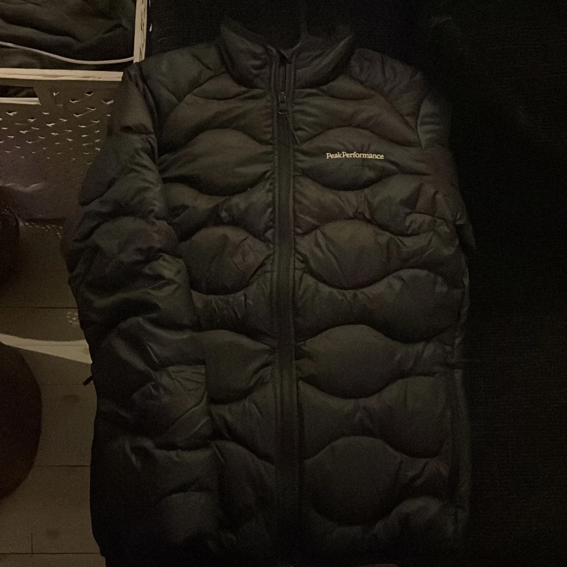 Svart dunjacka Peak Performance  - 91