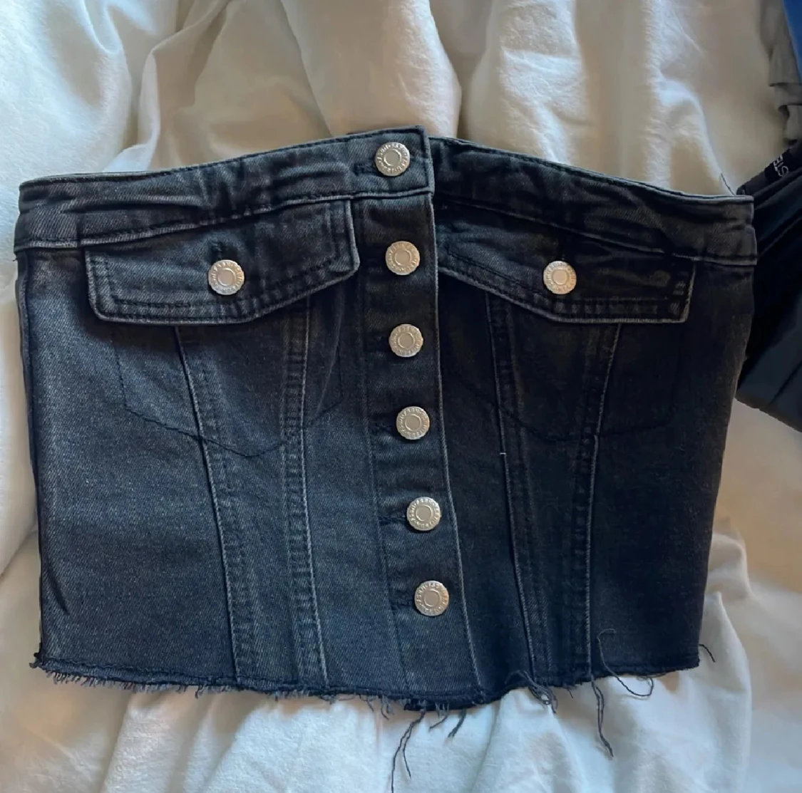 Svart denim bustier topp med knappar