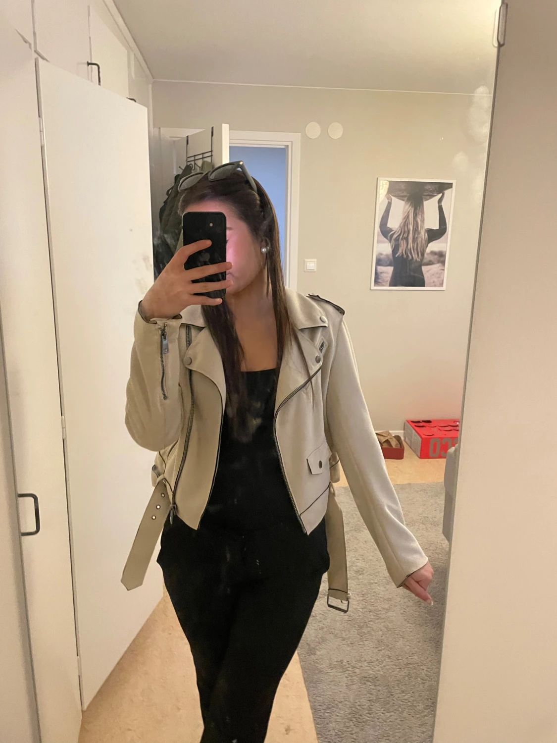 Beige skinnjacka med bälte