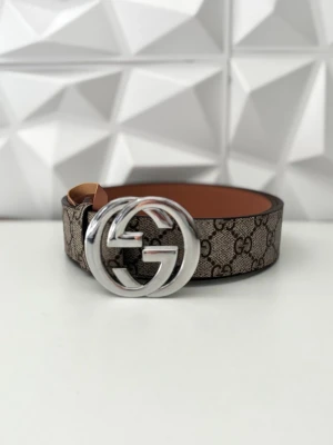 gucci bälte beige - fräscht 110 lång,justerbart bälte. som skickas inom kort tid 