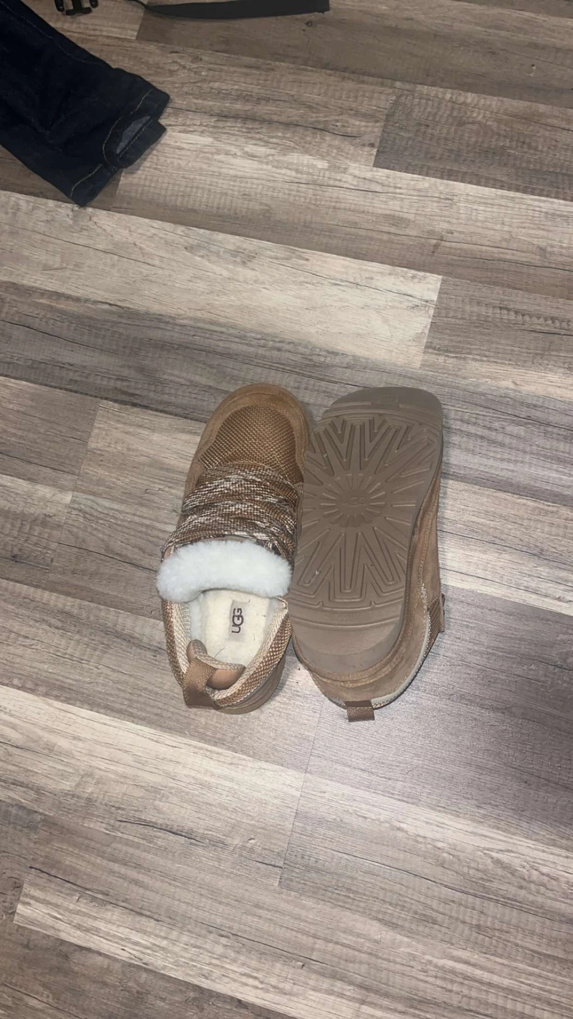 UGG sneakers med fårull och mocka - 3